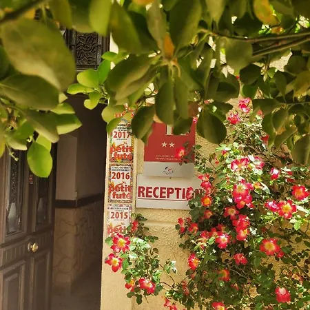 Les Jardins Du Patriarche 酒店 2*