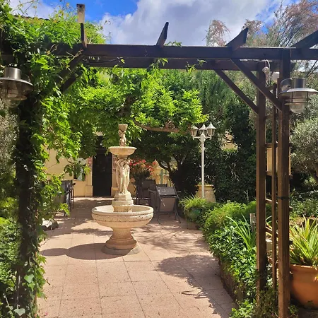 酒店 Les Jardins Du Patriarche 2*