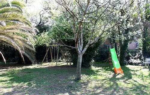 ホテル Les Jardins Du Patriarche 2*